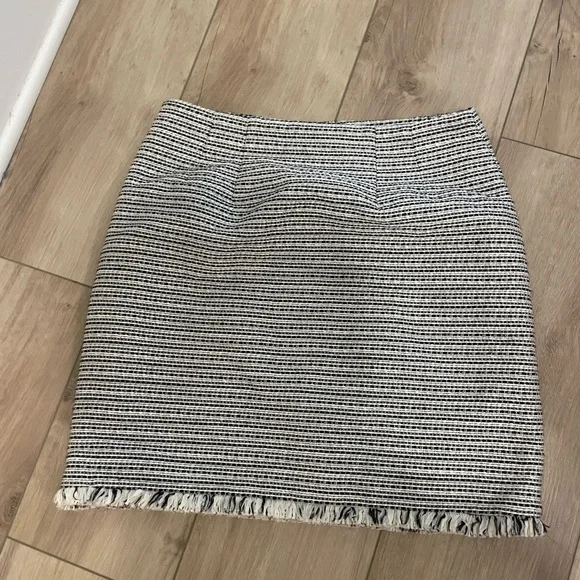 Loft Skirt! SZ:0 - Picture 4 of 6